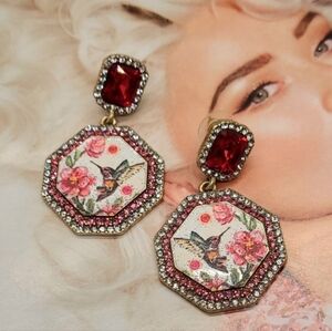 Vintage Signed Shachee Italian Romantic Bird Portrait Crystal Gold Earrings